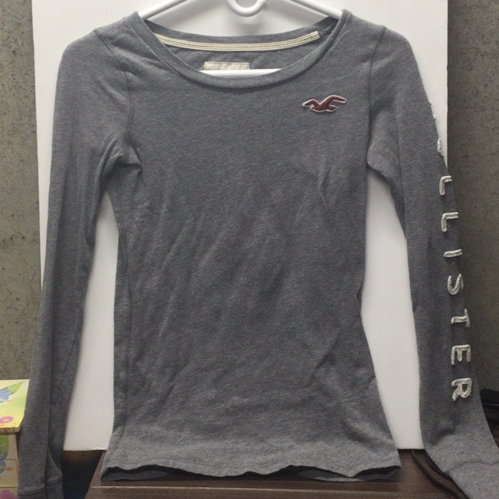 Woman’s small gray Hollister long sleeve